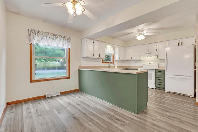 885 Hickory Road, Heath, OH 43056