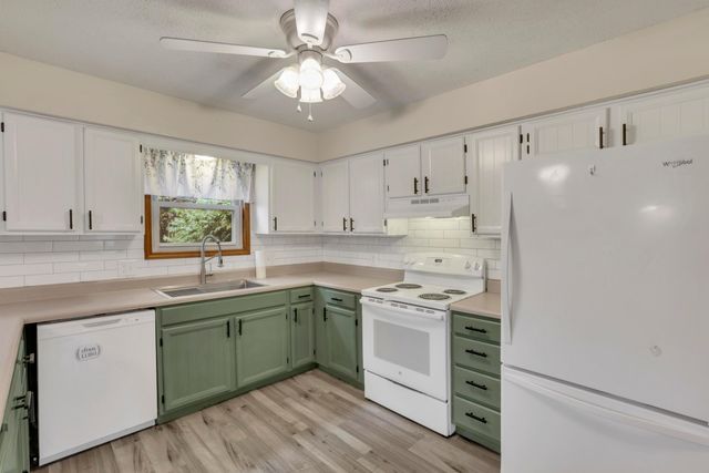 885 Hickory Road, Heath, OH 43056