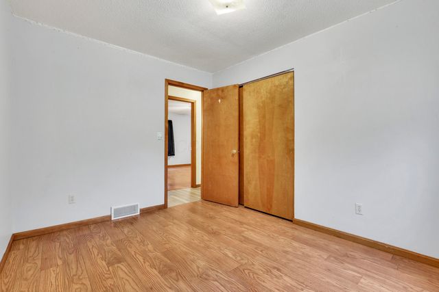 885 Hickory Road, Heath, OH 43056