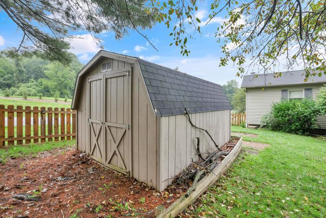 885 Hickory Road, Heath, OH 43056