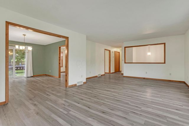 885 Hickory Road, Heath, OH 43056