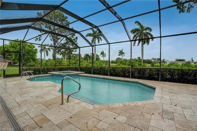 4582 Fairloop RUN, Lehigh Acres, FL 33973