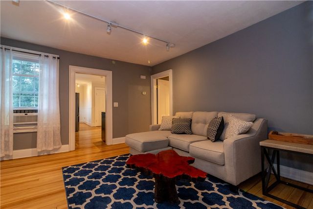 21 School Street 3, Newport, RI 02840