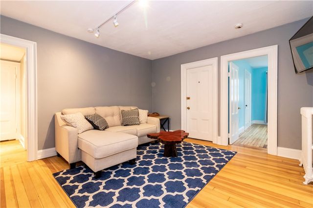 21 School Street 3, Newport, RI 02840