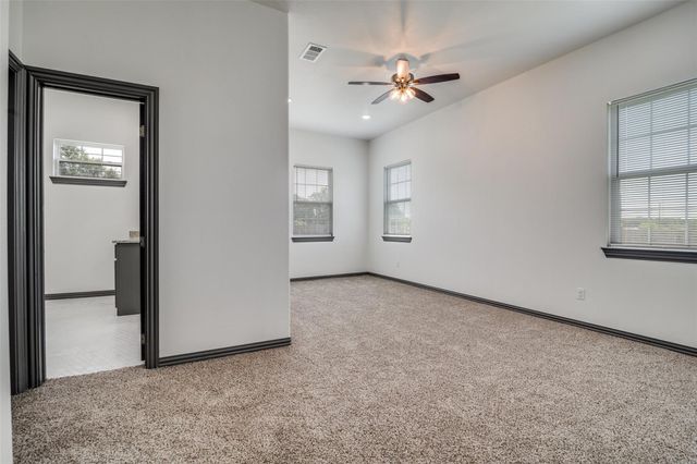 705 Lakeland Drive, West Tawakoni, TX 75474