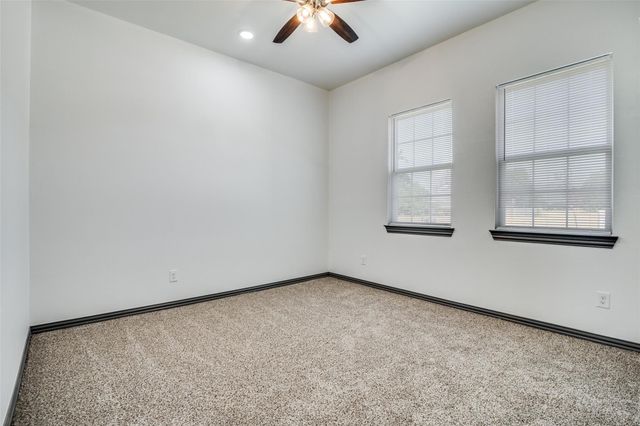 705 Lakeland Drive, West Tawakoni, TX 75474