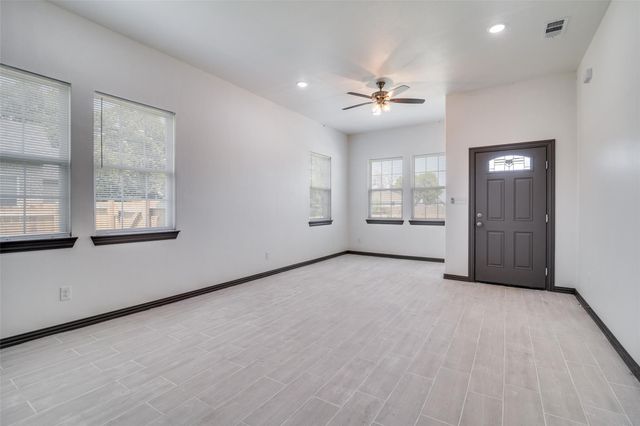 705 Lakeland Drive, West Tawakoni, TX 75474
