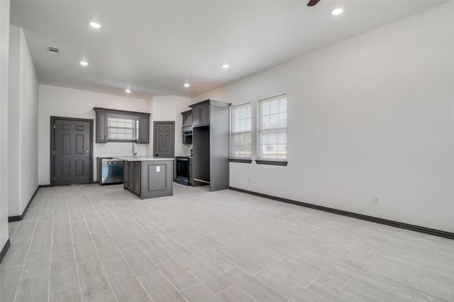705 Lakeland Drive, West Tawakoni, TX 75474