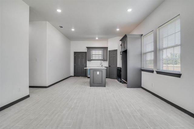 705 Lakeland Drive, West Tawakoni, TX 75474