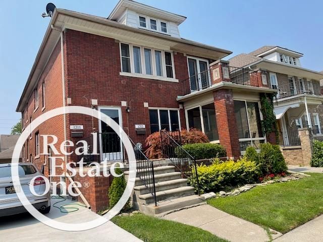 1311 Somerset Avenue, Grosse Pointe Park, MI 48230