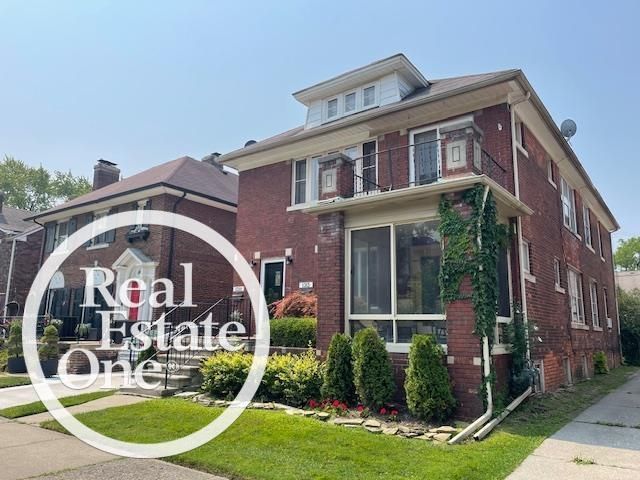 1311 Somerset Avenue, Grosse Pointe Park, MI 48230