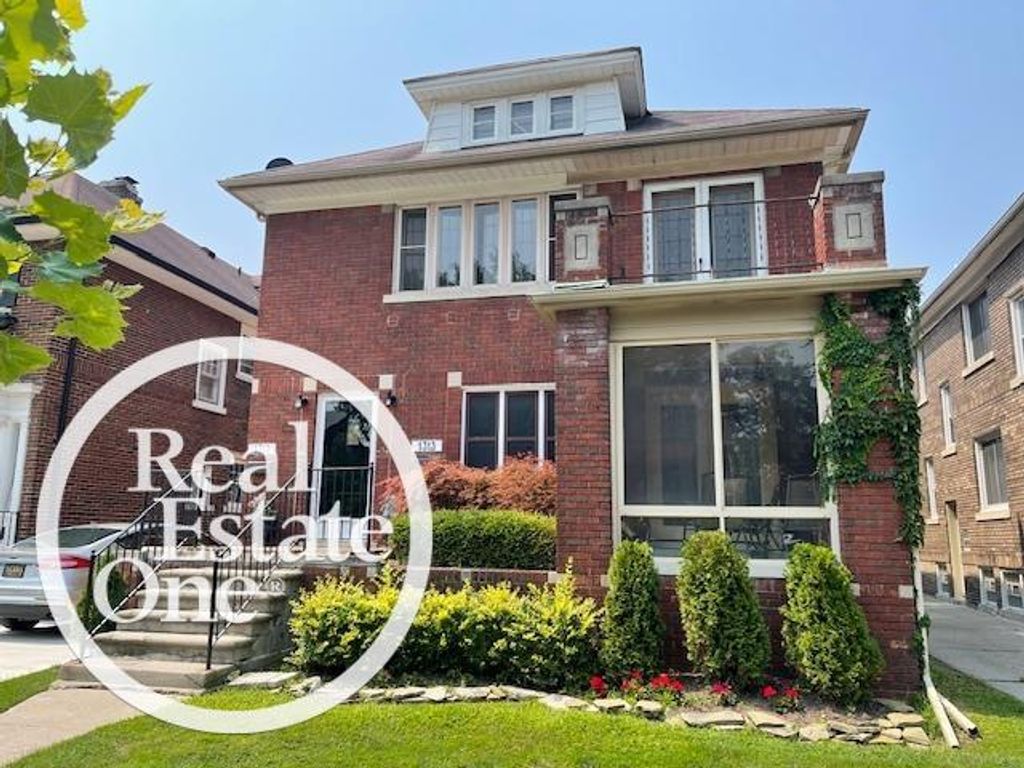 1311 Somerset Avenue, Grosse Pointe Park, MI 48230