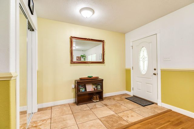 303 Southern Oaks Dr, Lake Jackson, TX 77566