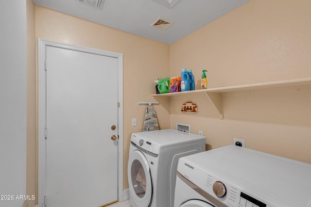 30052 N SUNRAY Drive, San Tan Valley, AZ 85143