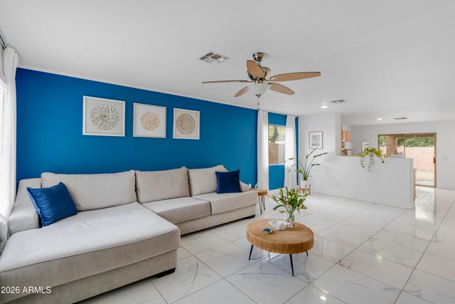 30052 N SUNRAY Drive, San Tan Valley, AZ 85143