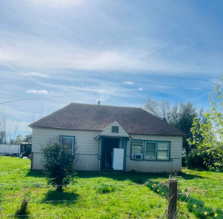 5243 Poplar Avenue, Anderson, CA 96007