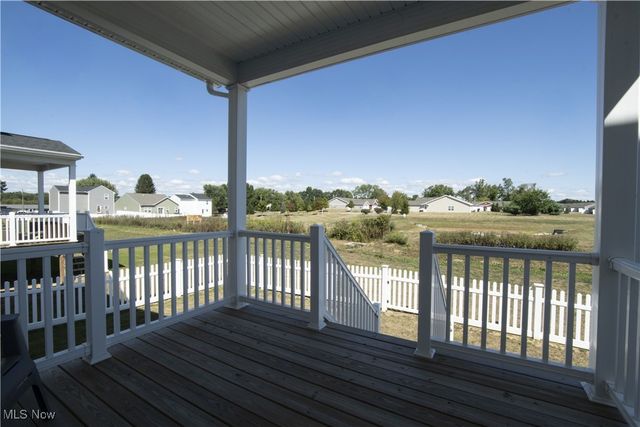 3047 Mcintosh Drive NE, Louisville, OH 44641