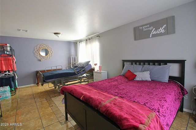 8565 W MONTE VISTA Road, Phoenix, AZ 85037