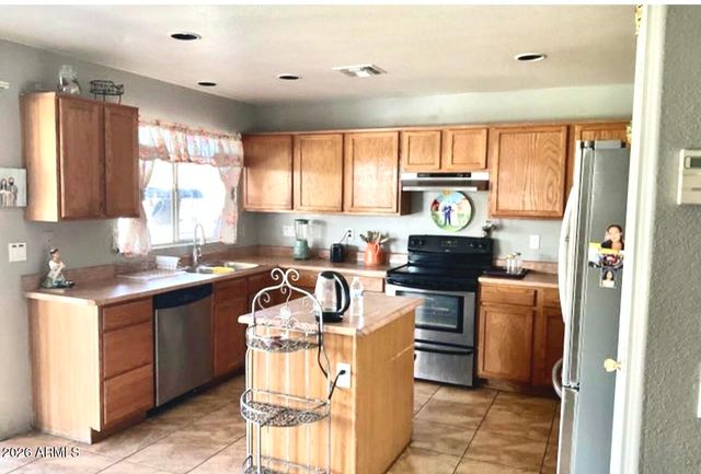 8565 W MONTE VISTA Road, Phoenix, AZ 85037