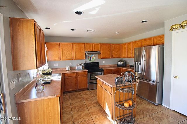 8565 W MONTE VISTA Road, Phoenix, AZ 85037