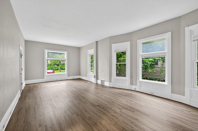 812 7th Street SE, Minneapolis, MN 55414