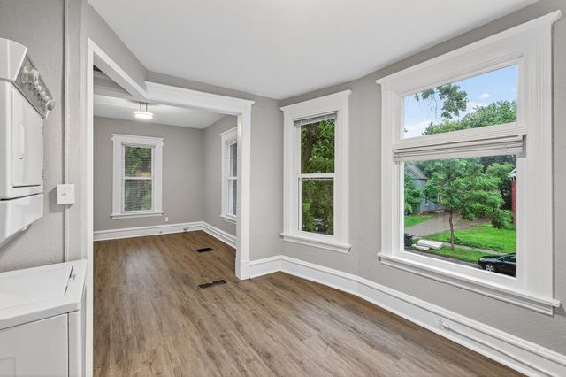 812 7th Street SE, Minneapolis, MN 55414