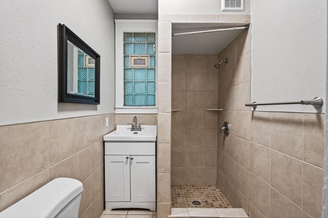 812 7th Street SE, Minneapolis, MN 55414