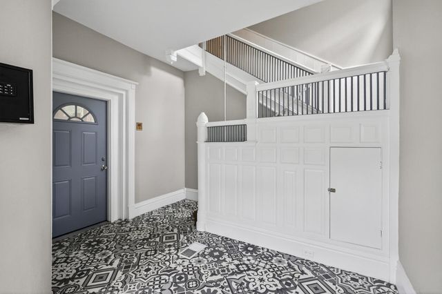 812 7th Street SE, Minneapolis, MN 55414