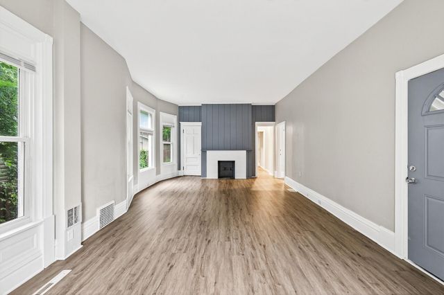 812 7th Street SE, Minneapolis, MN 55414