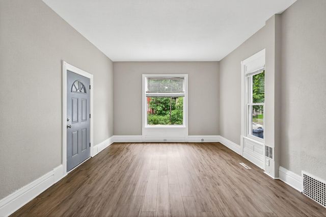 812 7th Street SE, Minneapolis, MN 55414