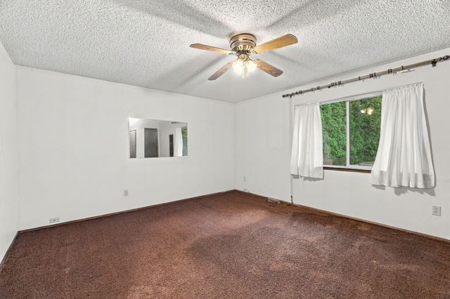 8422 N General Grant Way, Spokane, WA 99208