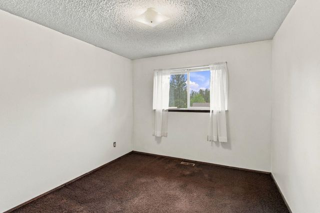 8422 N General Grant Way, Spokane, WA 99208