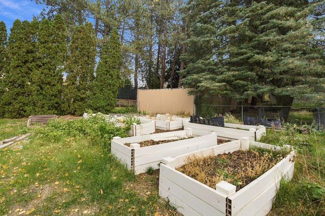 8422 N General Grant Way, Spokane, WA 99208