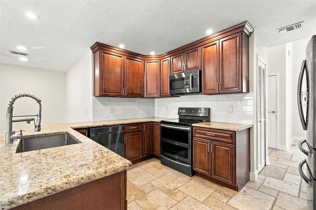 5822 BITTER ORANGE AVENUE, Tampa, FL 33625