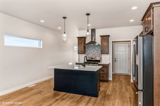 789 Clover Hill Drive, North Liberty, IA 52317