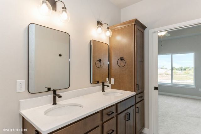 789 Clover Hill Drive, North Liberty, IA 52317