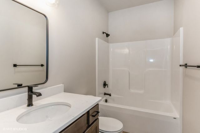 789 Clover Hill Drive, North Liberty, IA 52317