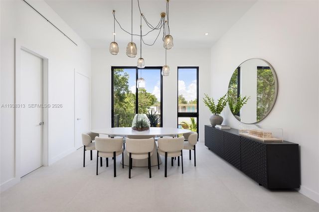 92 SW 28th Rd 4, Miami, FL 33129