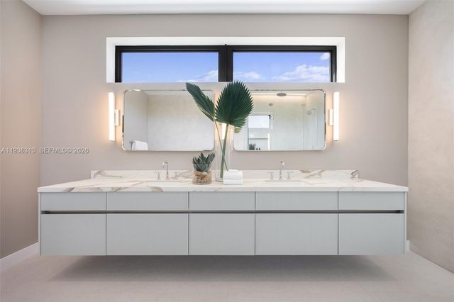 92 SW 28th Rd 4, Miami, FL 33129