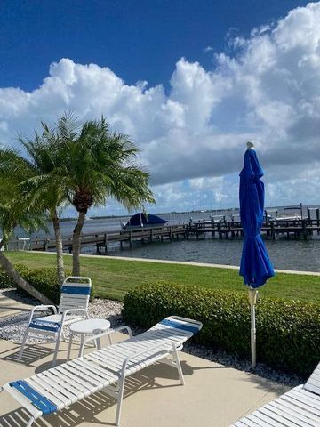 4139 NE Moon River Circle, Jensen Beach, FL 34957