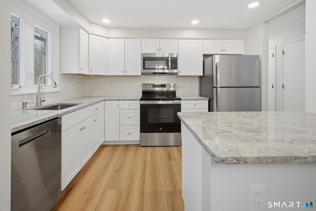 9 Wheelock Road, Ellington, CT 06029