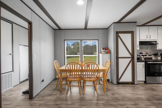 8813 County Road 454 S, Henderson, TX 75654