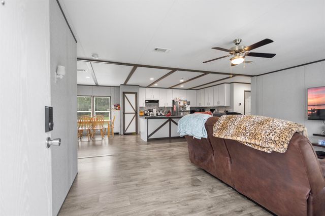 8813 County Road 454 S, Henderson, TX 75654