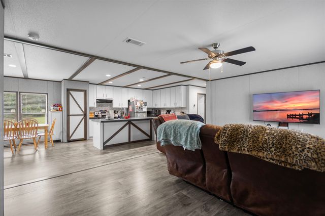 8813 County Road 454 S, Henderson, TX 75654