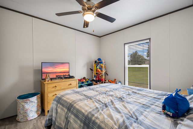 8813 County Road 454 S, Henderson, TX 75654