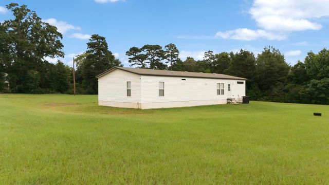 8813 County Road 454 S, Henderson, TX 75654