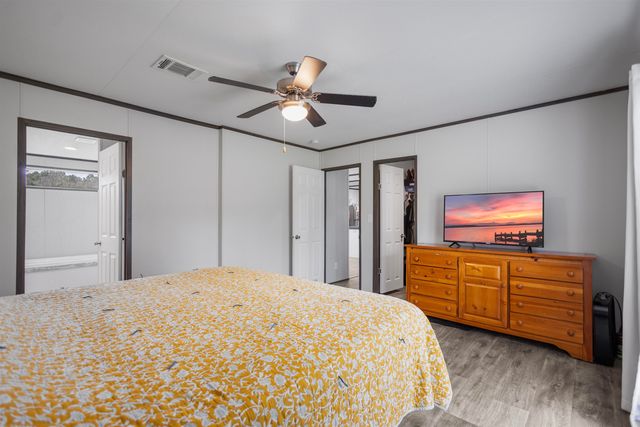 8813 County Road 454 S, Henderson, TX 75654