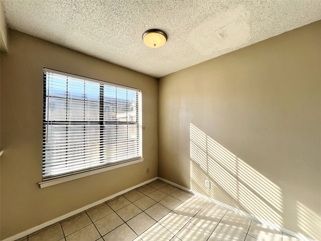 929 W Hickory Street A15, Denton, TX 76201