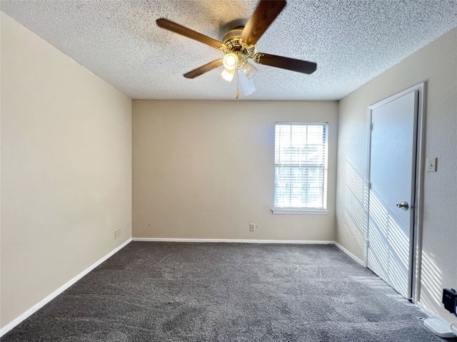 929 W Hickory Street A15, Denton, TX 76201