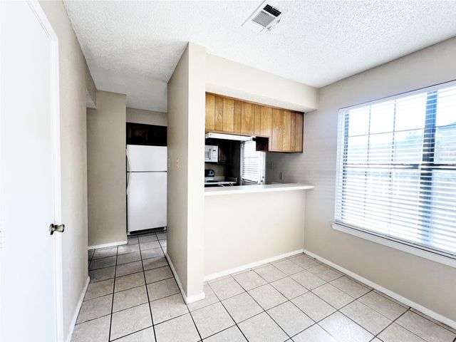 929 W Hickory Street A15, Denton, TX 76201